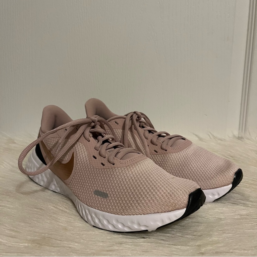 Women’s Nike Revolution 5 Running Sneakers
